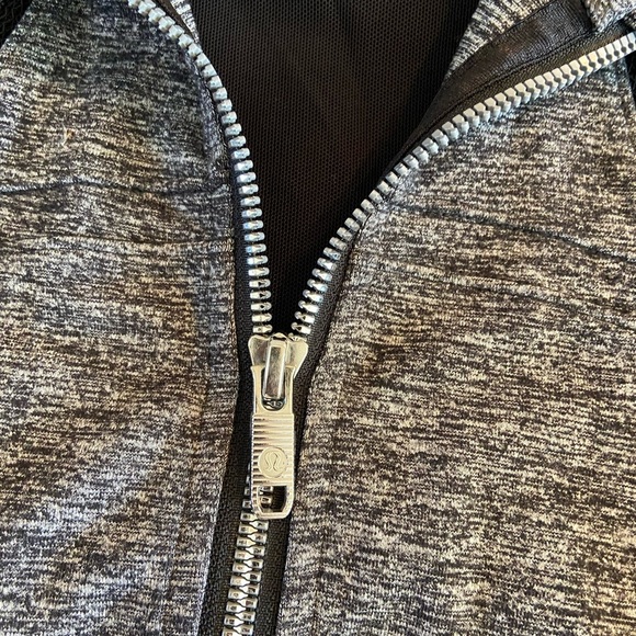 Lululemon Define Jacket Wing Mesh Size 6 - Picture 6 of 12